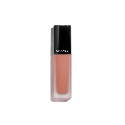 LA BARRA DE LABIOS LÍQUIDA MATE INTENSA DE LARGA DURACIÓN